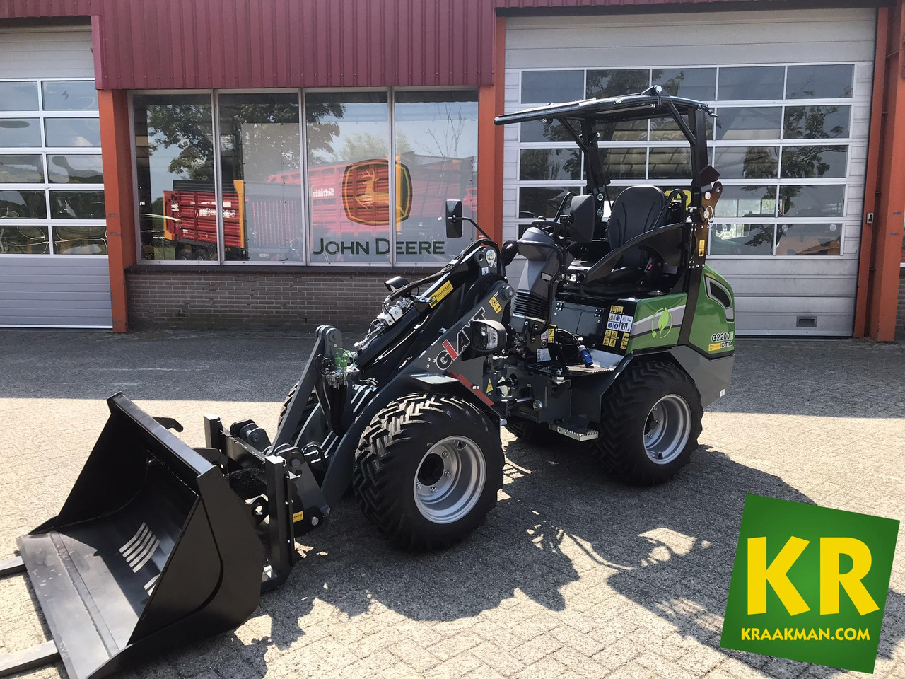 G2200E Giant  - Minilaadur: pilt 1 G2200E Giant  - Minilaadur: pilt 1