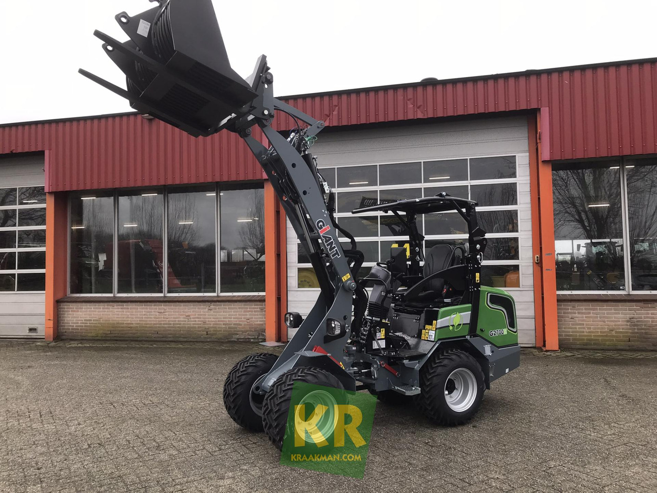 G2700E Giant - Minilaadur: pilt 2 G2700E Giant - Minilaadur: pilt 2