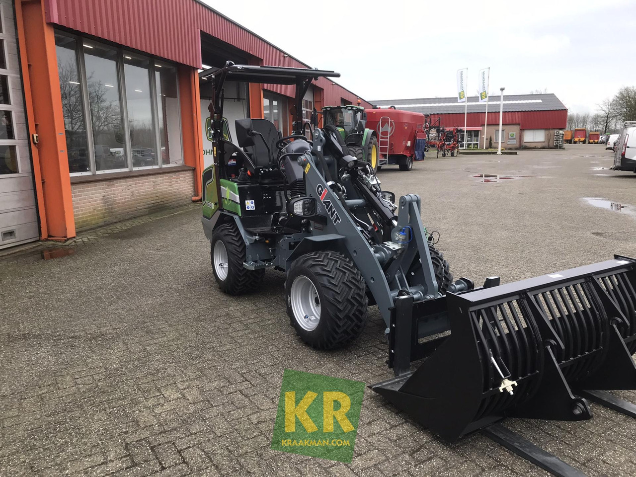 G2700E Giant - Minilaadur: pilt 3 G2700E Giant - Minilaadur: pilt 3