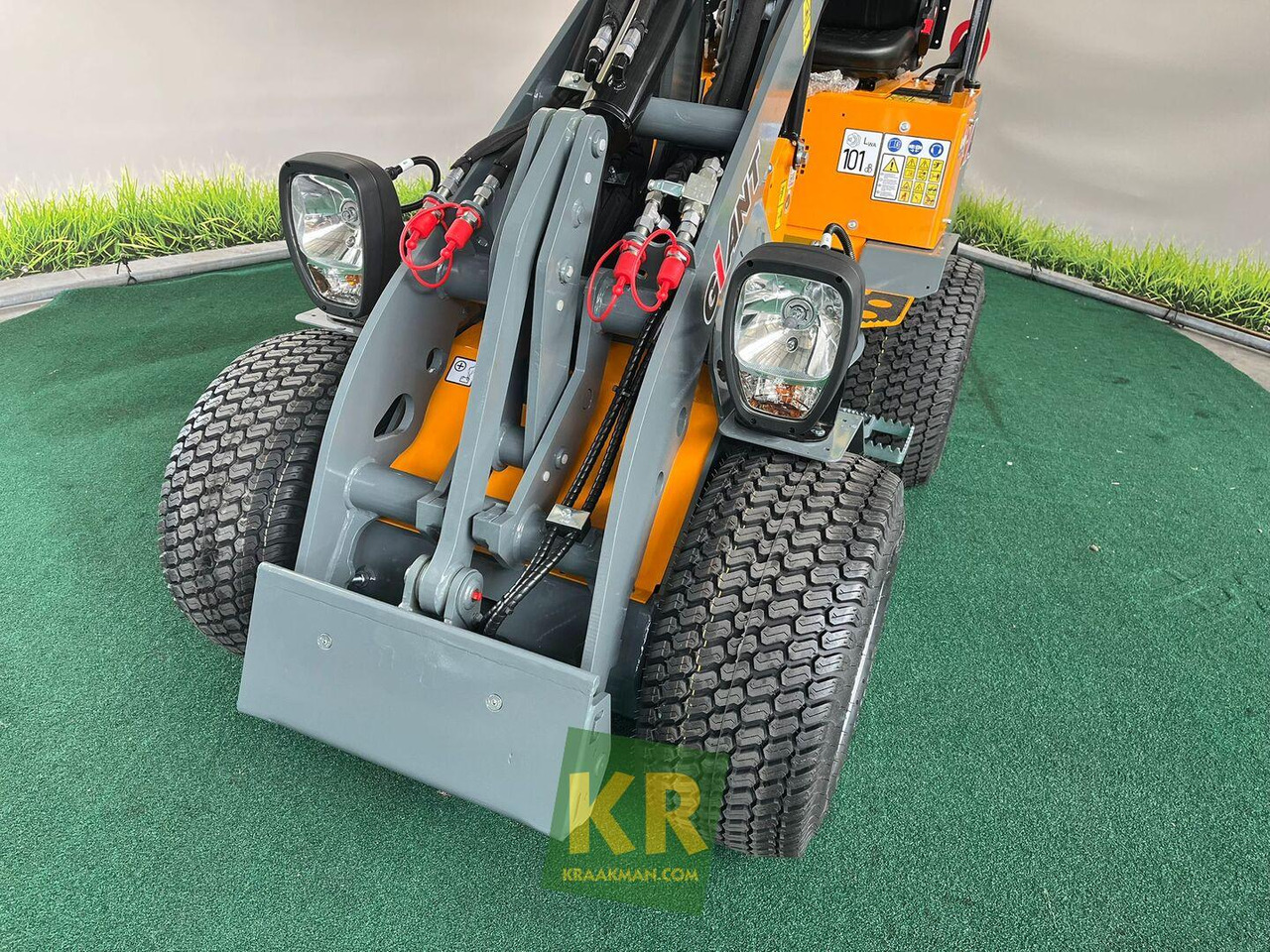 Giant G1200  - Minilaadur: pilt 3 Giant G1200  - Minilaadur: pilt 3