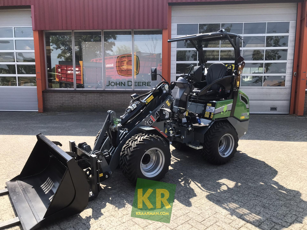 Giant G2200E - Minilaadur: pilt 1 Giant G2200E - Minilaadur: pilt 1