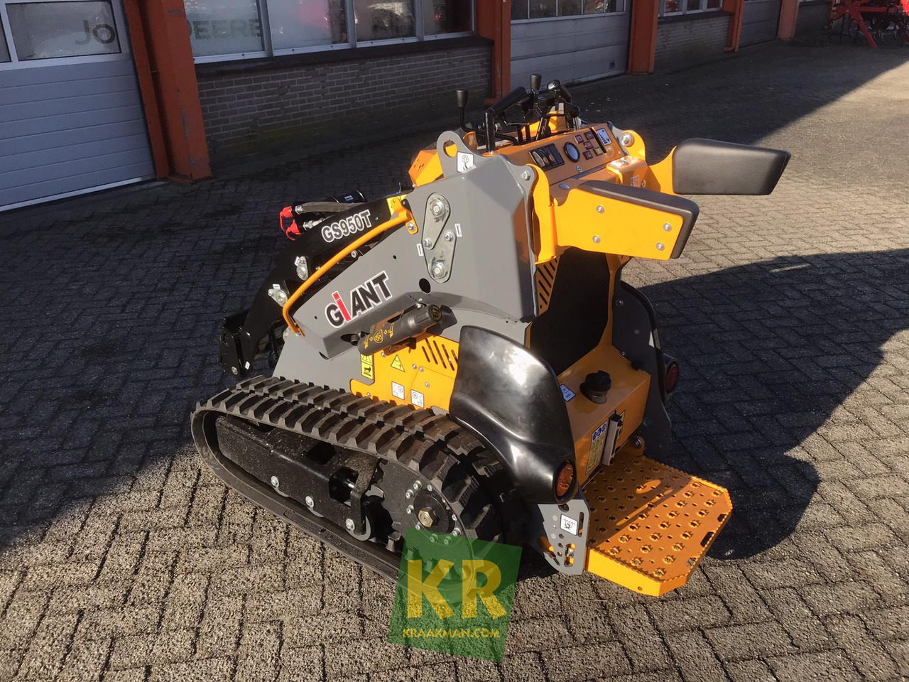 Giant GS950T - Kompaktlaadur: pilt 2 Giant GS950T - Kompaktlaadur: pilt 2