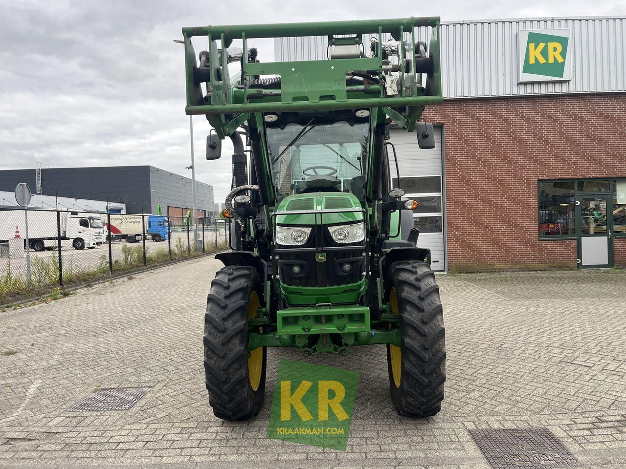 John Deere 6115R - Traktor: pilt 2 John Deere 6115R - Traktor: pilt 2