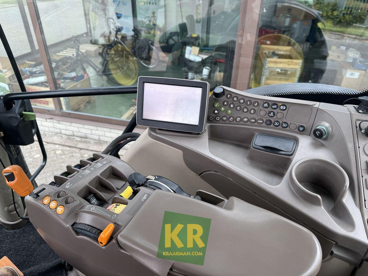 John Deere 6150R - Traktor: pilt 5 John Deere 6150R - Traktor: pilt 5