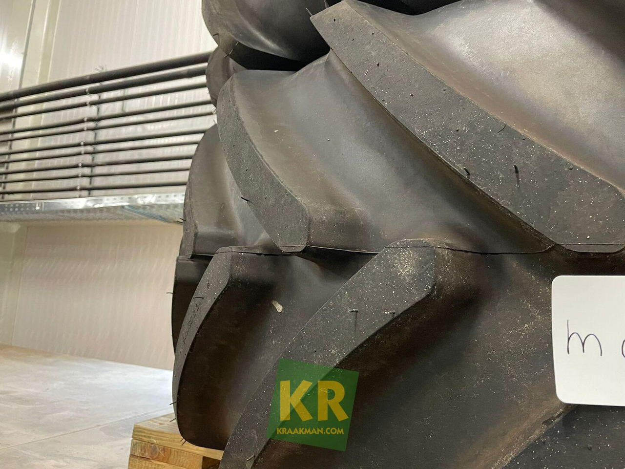 Multibib 540/65R24 Michelin - Komplektne ratas - Põllutööseade: pilt 2 Multibib 540/65R24 Michelin - Komplektne ratas - Põllutööseade: pilt 2