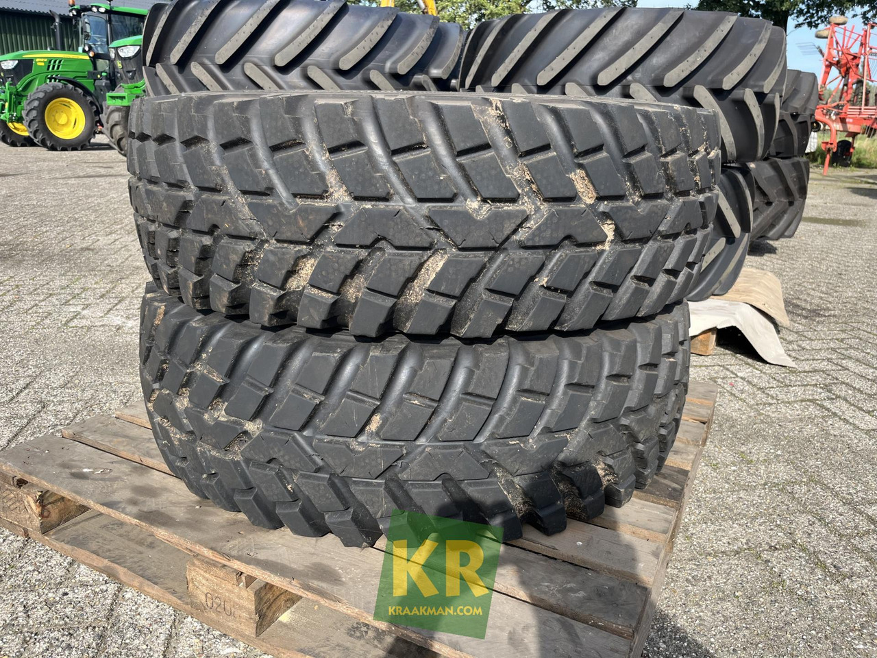 Onbekend merk Nokian 360/80R24 Tri 2 - Rehv - Põllutööseade: pilt 1 Onbekend merk Nokian 360/80R24 Tri 2 - Rehv - Põllutööseade: pilt 1