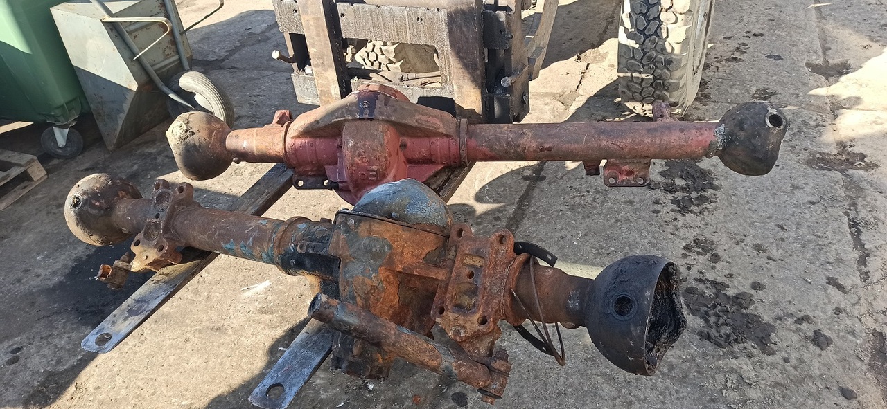 MERCEDES-BENZ 1013 1017 1213 1217 1417 1422 1722 4x4 Front Axle - Telg ja varuosad - Veoauto: pilt 1 MERCEDES-BENZ 1013 1017 1213 1217 1417 1422 1722 4x4 Front Axle - Telg ja varuosad - Veoauto: pilt 1