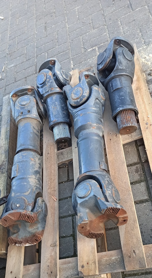 MERCEDES-BENZ Actros MP1 MP2 MP3 4x2 4x4 6x2 6x4 6x6 8x2 8x4 8x6 8x8 - Kardaan - Veoauto: pilt 1 MERCEDES-BENZ Actros MP1 MP2 MP3 4x2 4x4 6x2 6x4 6x6 8x2 8x4 8x6 8x8 - Kardaan - Veoauto: pilt 1