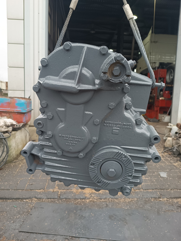 MERCEDES-BENZ SKRZYNIA ROZDZIELCZA REDUKTOR VG900 4x4 SK 1824 1827 - Pöördemootor: pilt 2 MERCEDES-BENZ SKRZYNIA ROZDZIELCZA REDUKTOR VG900 4x4 SK 1824 1827 - Pöördemootor: pilt 2