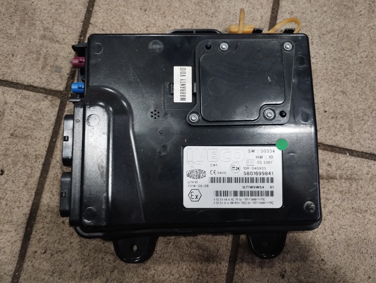 MODUŁ STEROWNIK TELEMATYKI IVECO STARLIS HI-WAY E6 5801699841 - Kabiin ja interjöör: pilt 1 MODUŁ STEROWNIK TELEMATYKI IVECO STARLIS HI-WAY E6 5801699841 - Kabiin ja interjöör: pilt 1