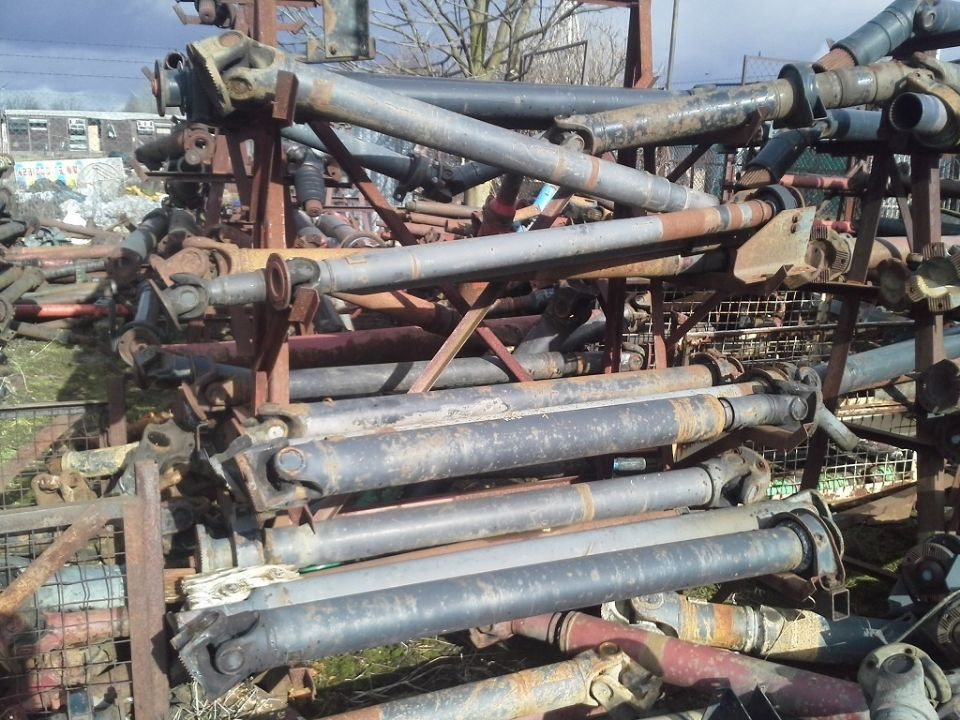 WAŁ NAPĘDOWY MERCEDES 814 817 914 917 1117 1217 1314 1317 1320 1324 1520 1524 - Kardaan: pilt 2 WAŁ NAPĘDOWY MERCEDES 814 817 914 917 1117 1217 1314 1317 1320 1324 1520 1524 - Kardaan: pilt 2