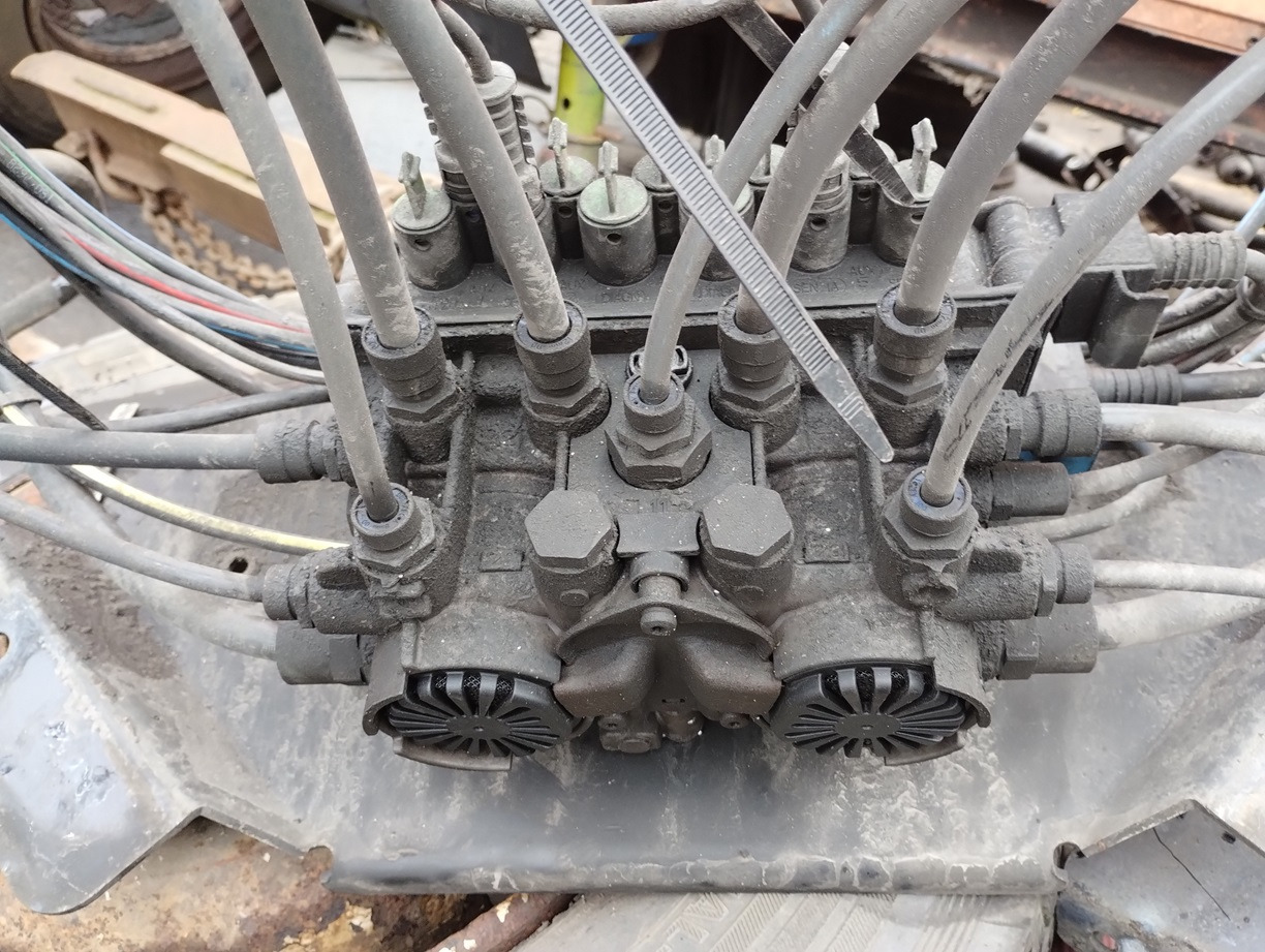 Zawór Modulator EBS HALDEX 823008101 - Piduriklapp - Haagis: pilt 1 Zawór Modulator EBS HALDEX 823008101 - Piduriklapp - Haagis: pilt 1