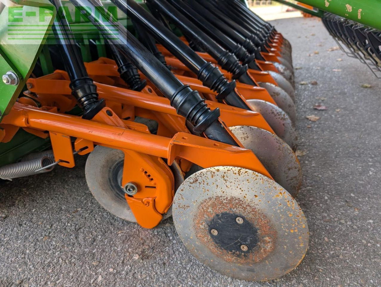 Amazone kx 3000 + ad 303 special - Kombain-külvimasin: pilt 1 Amazone kx 3000 + ad 303 special - Kombain-külvimasin: pilt 1