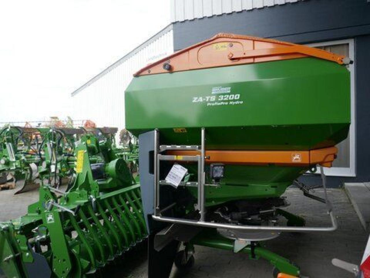 Amazone za-ts profis hydro 3200 - abgelagert top ausstat - Väetiselaoturid: pilt 5 Amazone za-ts profis hydro 3200 - abgelagert top ausstat - Väetiselaoturid: pilt 5