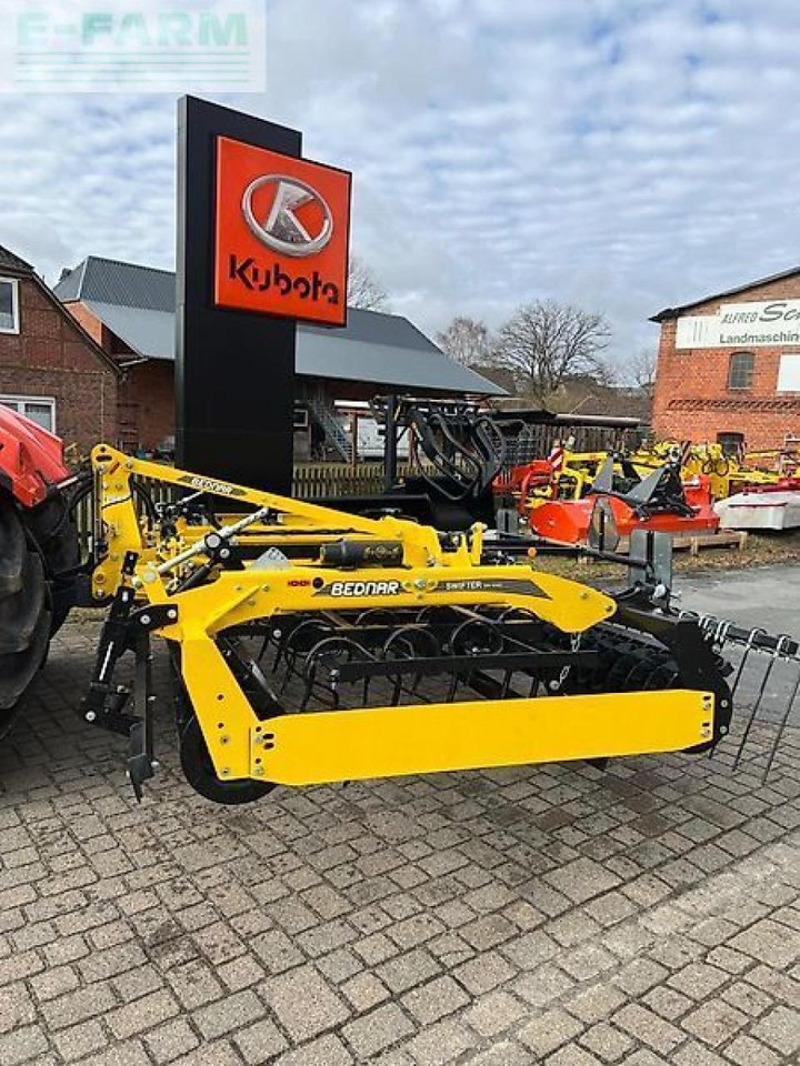 Bednar swifter sn 5000 - Kombain-külvimasin: pilt 1 Bednar swifter sn 5000 - Kombain-külvimasin: pilt 1