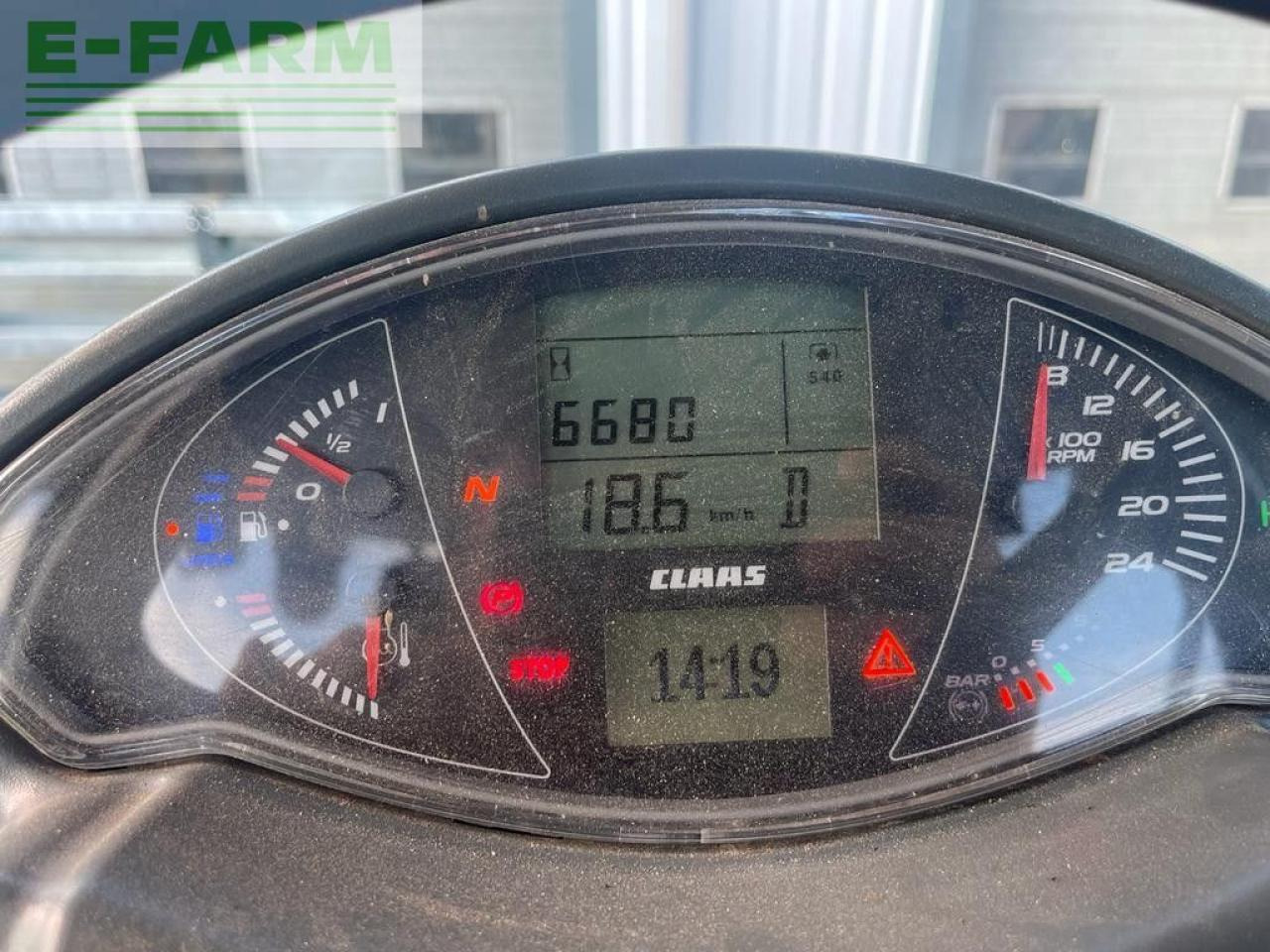 CLAAS ARION 630 CIS - Traktor: pilt 5 CLAAS ARION 630 CIS - Traktor: pilt 5