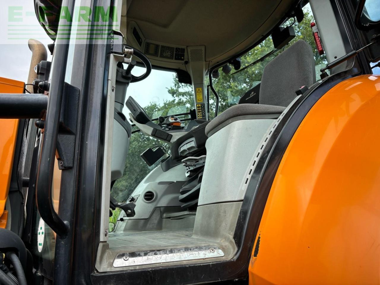Traktor CLAAS AXION 920 with SCR: pilt 17