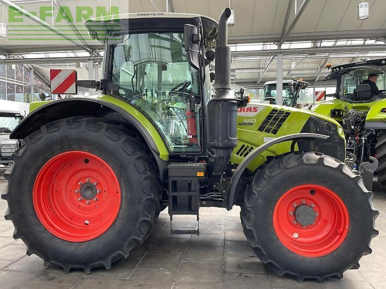 CLAAS arion 550 hexashift cis HEXASHIFT CIS - Traktor: pilt 2 CLAAS arion 550 hexashift cis HEXASHIFT CIS - Traktor: pilt 2