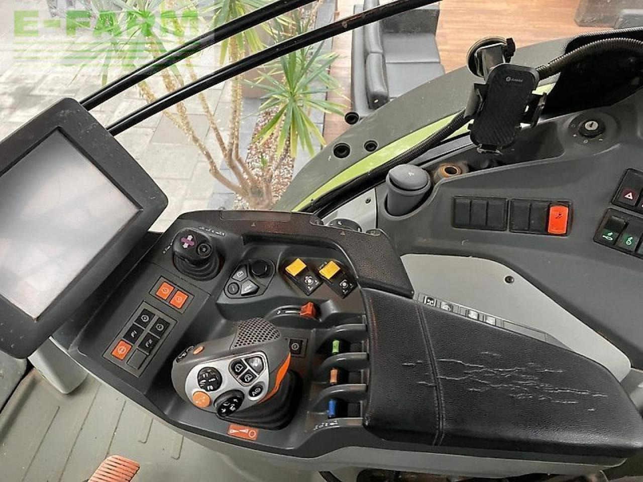 CLAAS axion 830 c-matic CMATIC - Traktor: pilt 5 CLAAS axion 830 c-matic CMATIC - Traktor: pilt 5