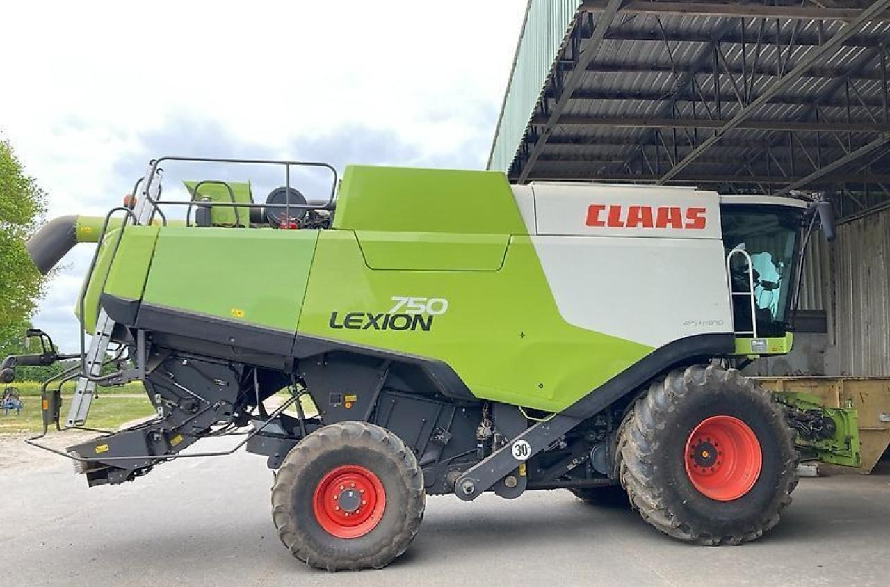 CLAAS lexion 750 mit vario 900 - Kombain: pilt 2 CLAAS lexion 750 mit vario 900 - Kombain: pilt 2