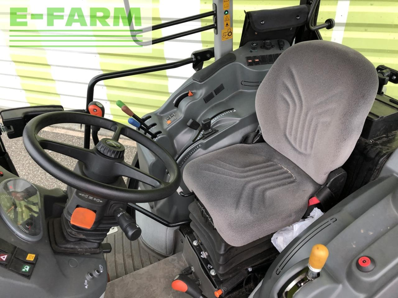 Traktor CLAAS nexos 220 vl: pilt 6