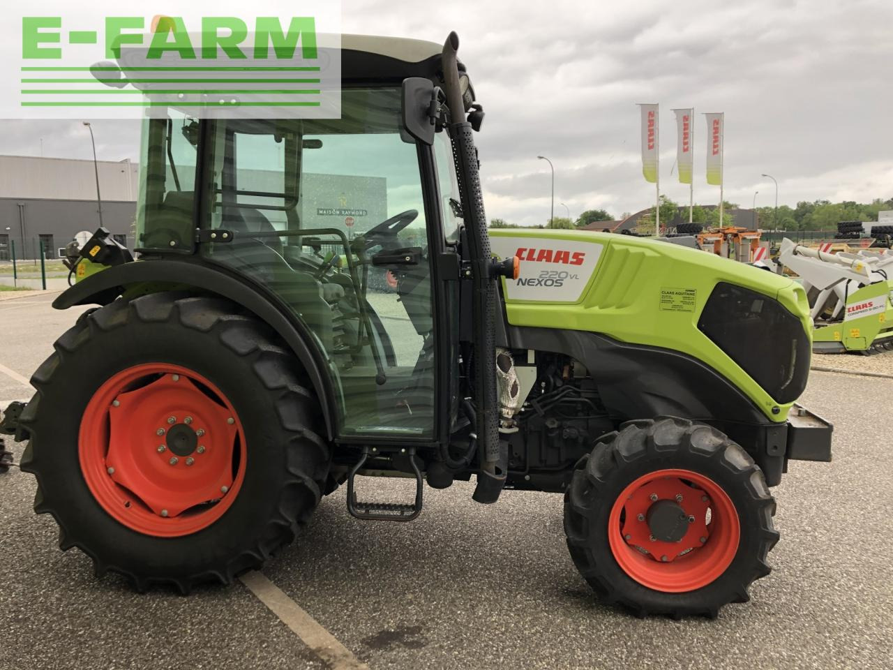 CLAAS nexos 220 vl - Traktor: pilt 4 CLAAS nexos 220 vl - Traktor: pilt 4