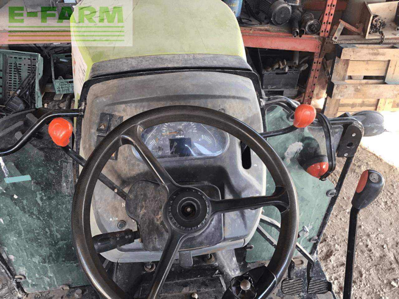 CLAAS nexos 240 f arceau F - Traktor: pilt 4 CLAAS nexos 240 f arceau F - Traktor: pilt 4