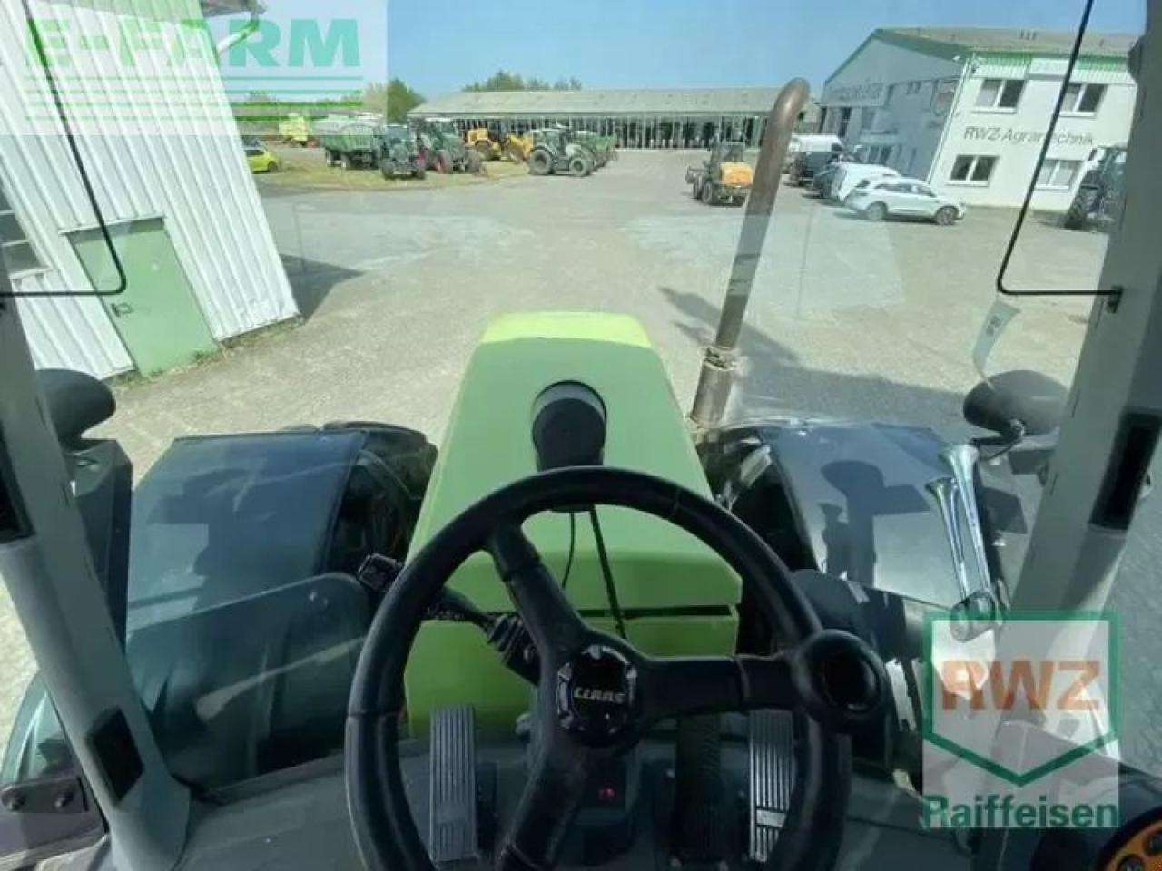 Traktor CLAAS xerion 3300 trac vc TRAC VC: pilt 10