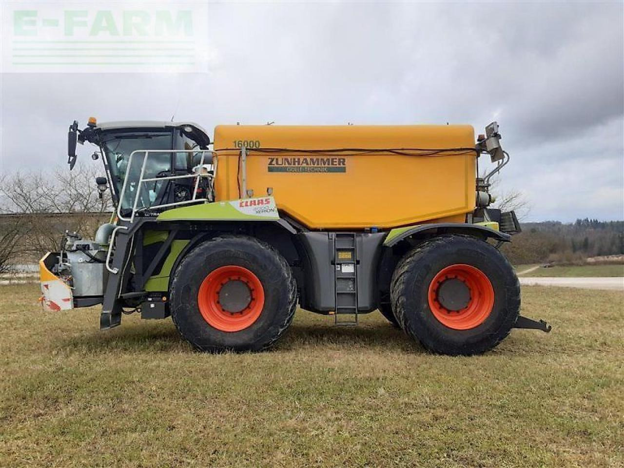 CLAAS xerion 4000 saddle trac SADDLE TRAC - Iseliikuv pihusti: pilt 4 CLAAS xerion 4000 saddle trac SADDLE TRAC - Iseliikuv pihusti: pilt 4