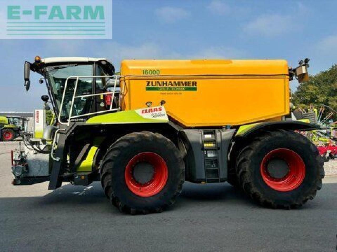 CLAAS xerion 4000 saddle trac, zunhammer acx 16 cbm SADDLE TRAC - Traktor: pilt 2 CLAAS xerion 4000 saddle trac, zunhammer acx 16 cbm SADDLE TRAC - Traktor: pilt 2
