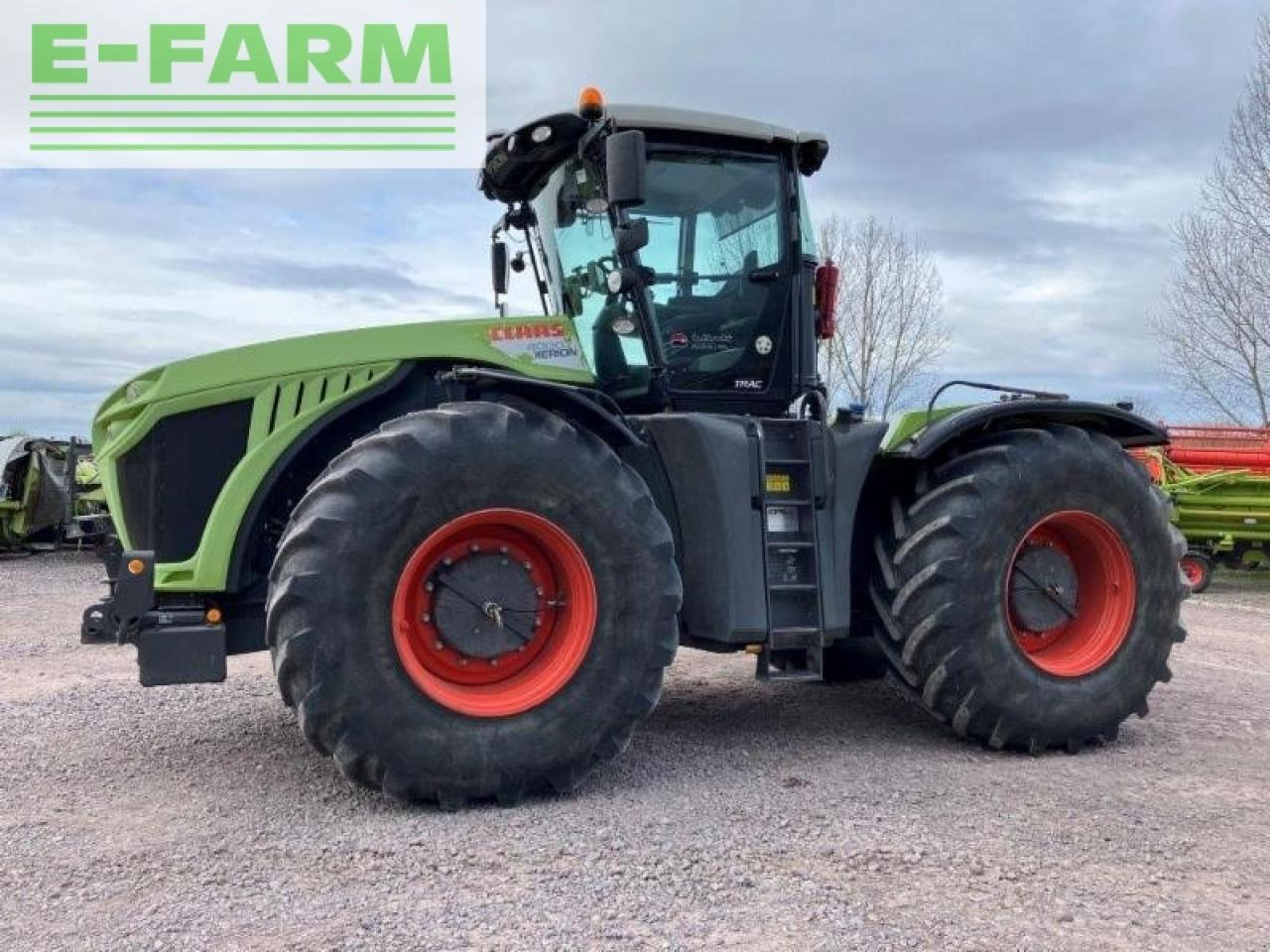 CLAAS xerion 4000 trac TRAC - Traktor: pilt 1 CLAAS xerion 4000 trac TRAC - Traktor: pilt 1