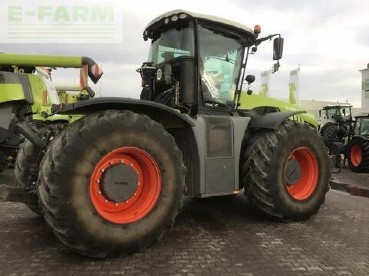 CLAAS xerion 4000 trac vc TRAC VC - Traktor: pilt 3 CLAAS xerion 4000 trac vc TRAC VC - Traktor: pilt 3
