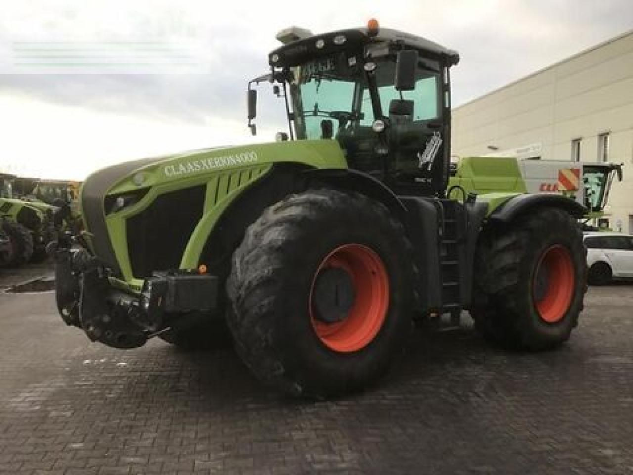 CLAAS xerion 4000 trac vc TRAC VC - Traktor: pilt 1 CLAAS xerion 4000 trac vc TRAC VC - Traktor: pilt 1