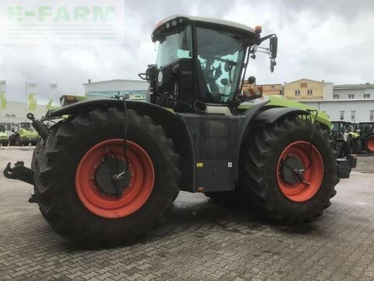 CLAAS xerion 4200 trac vc TRAC VC - Traktor: pilt 3 CLAAS xerion 4200 trac vc TRAC VC - Traktor: pilt 3
