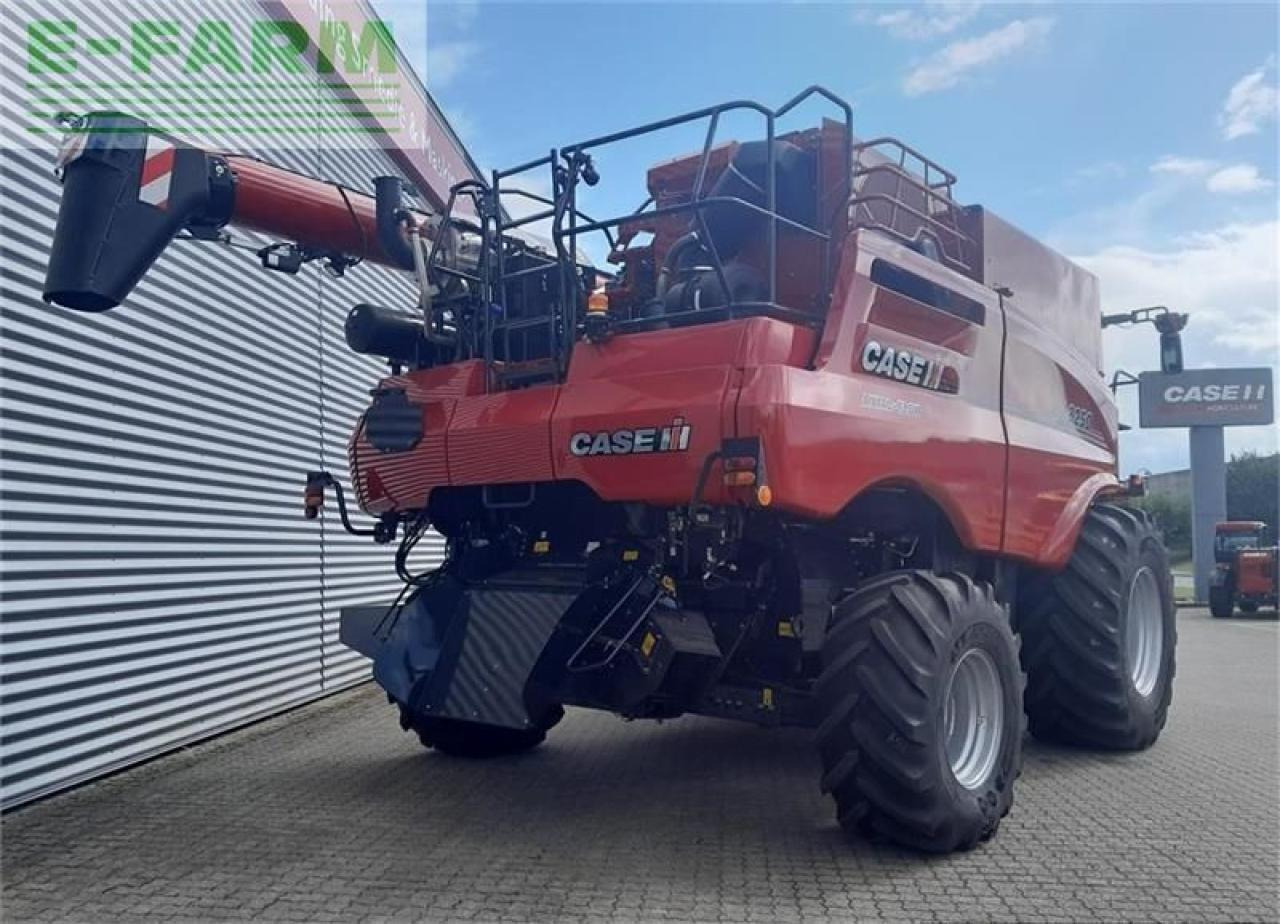 Case-IH 8250 kampagnepris axial-flow 8250 med 35 fod varioskærebord - Kombain: pilt 3 Case-IH 8250 kampagnepris axial-flow 8250 med 35 fod varioskærebord - Kombain: pilt 3