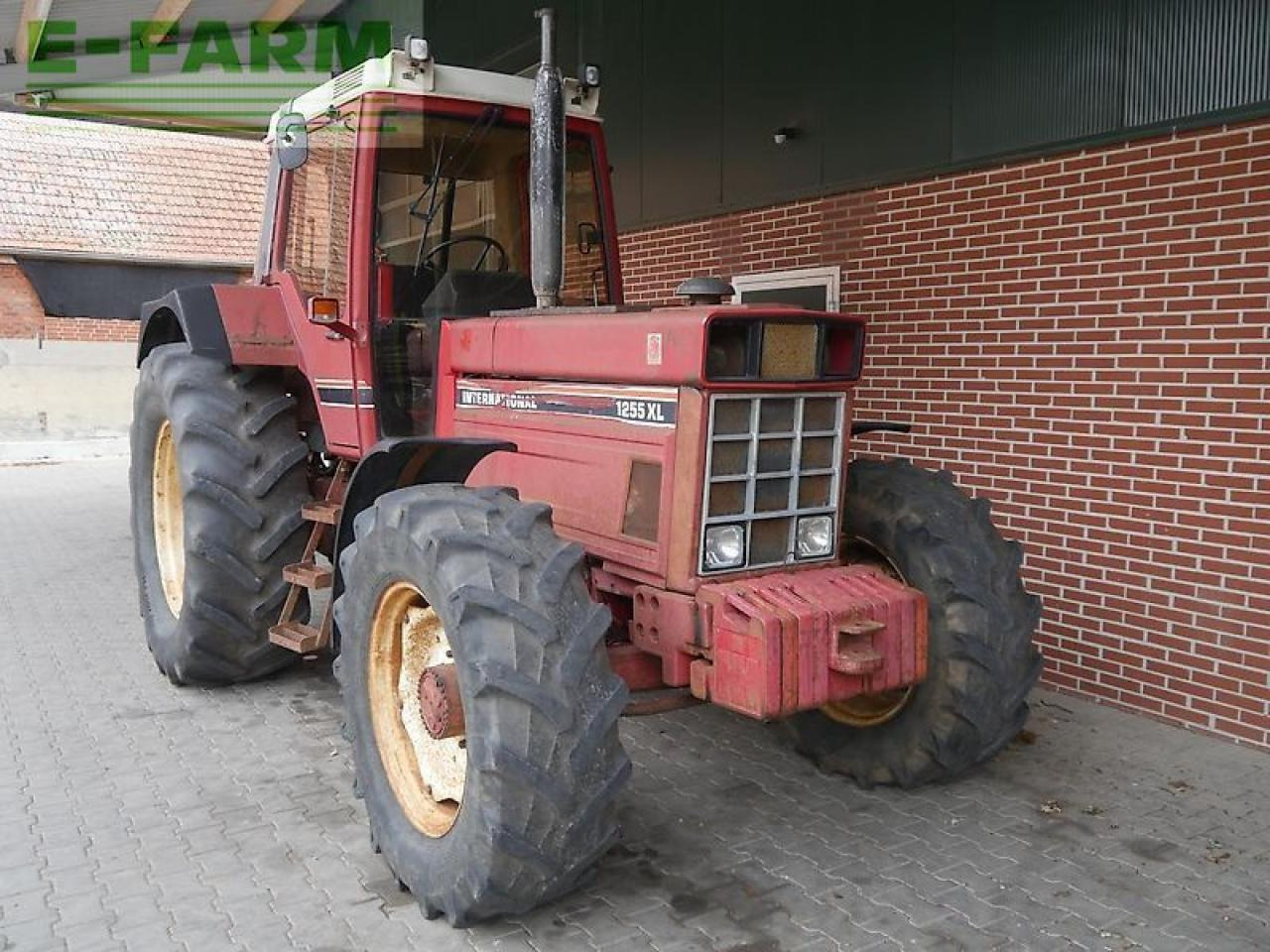 Case-IH ihc 1255 xl nur 5390 std. - Traktor: pilt 2 Case-IH ihc 1255 xl nur 5390 std. - Traktor: pilt 2
