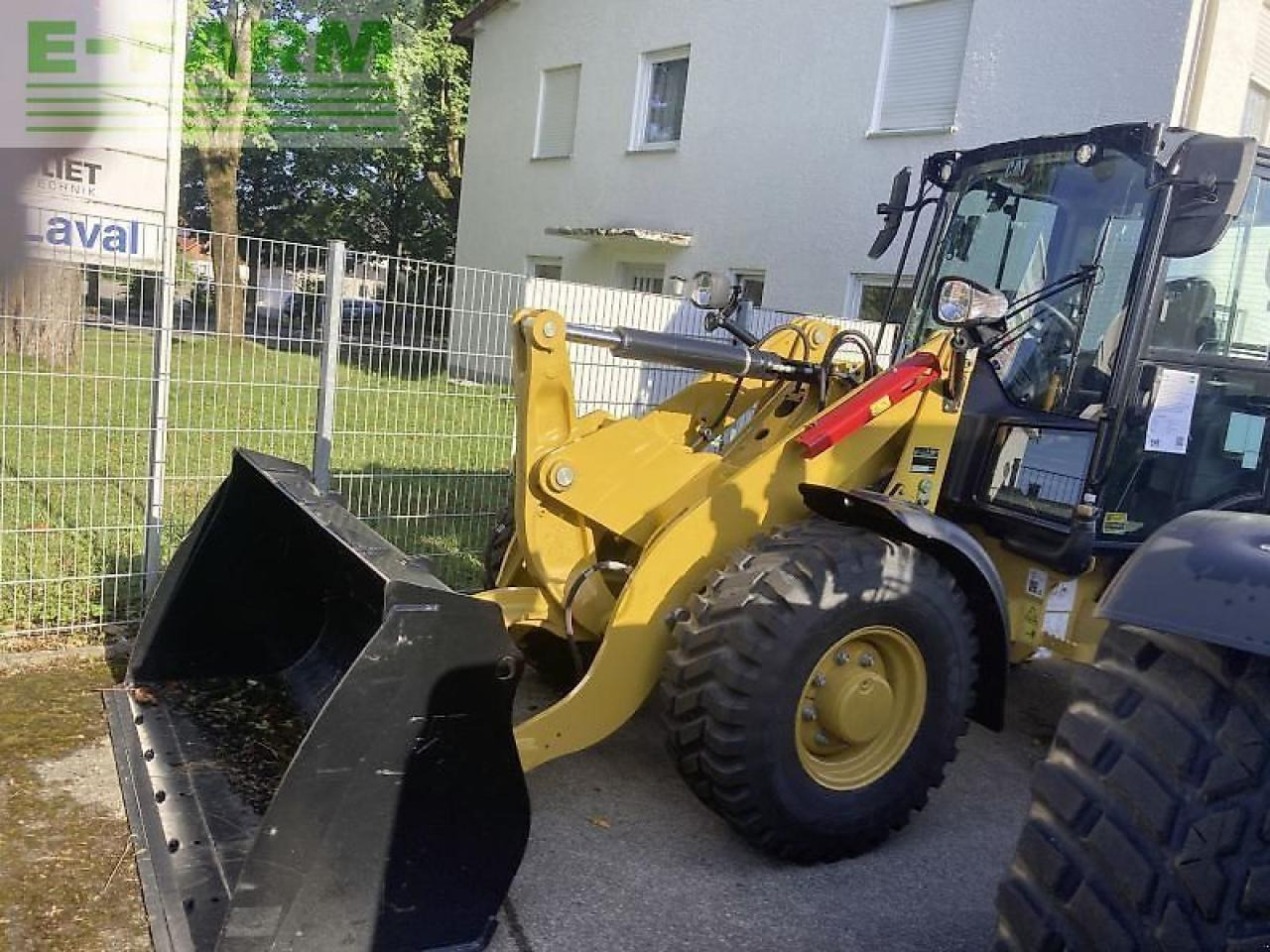 Caterpillar cat 906-14 - Miniekskavaator: pilt 1 Caterpillar cat 906-14 - Miniekskavaator: pilt 1