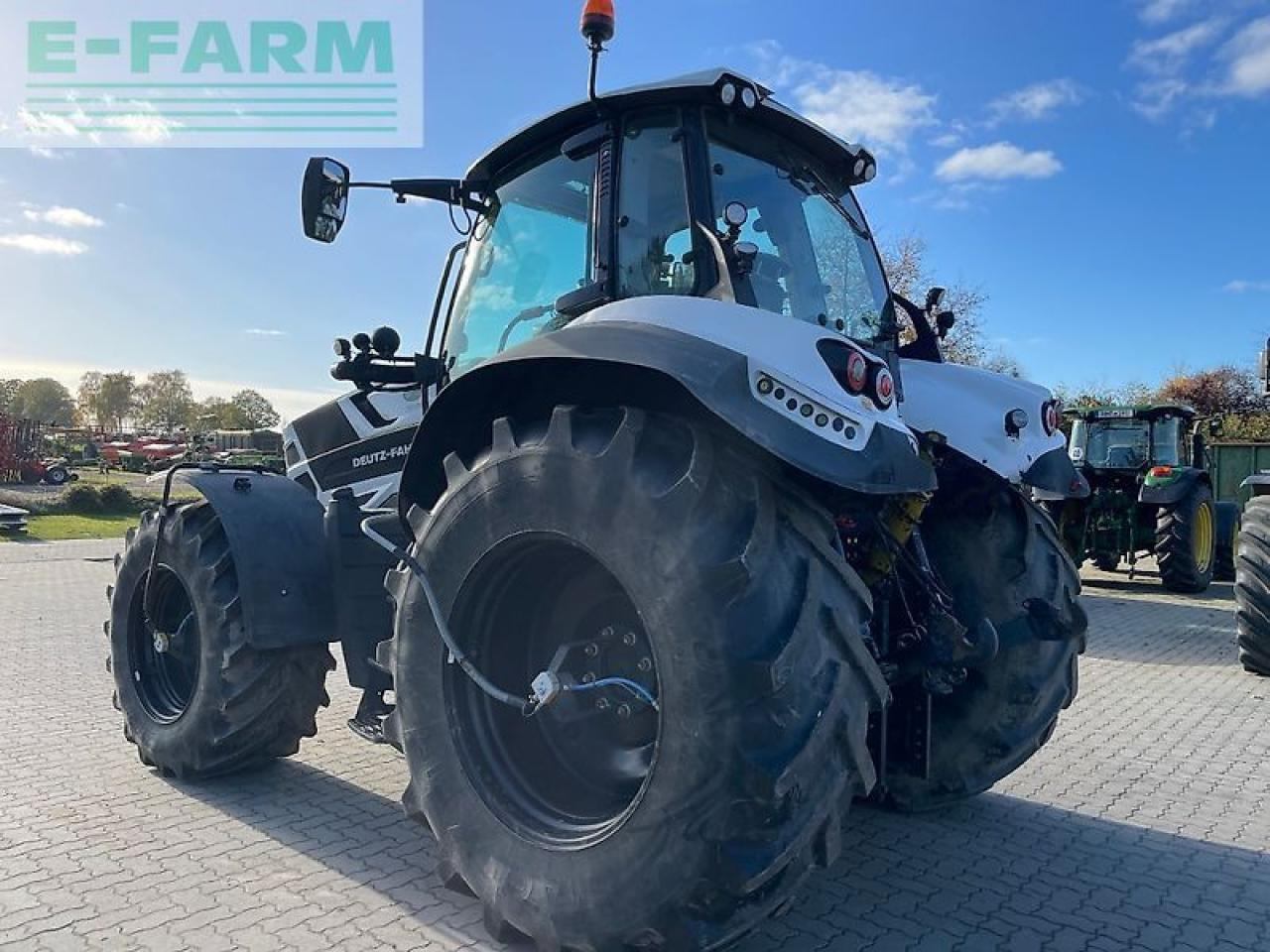 Deutz-Fahr 6215 agrotron ttv - Traktor: pilt 3 Deutz-Fahr 6215 agrotron ttv - Traktor: pilt 3