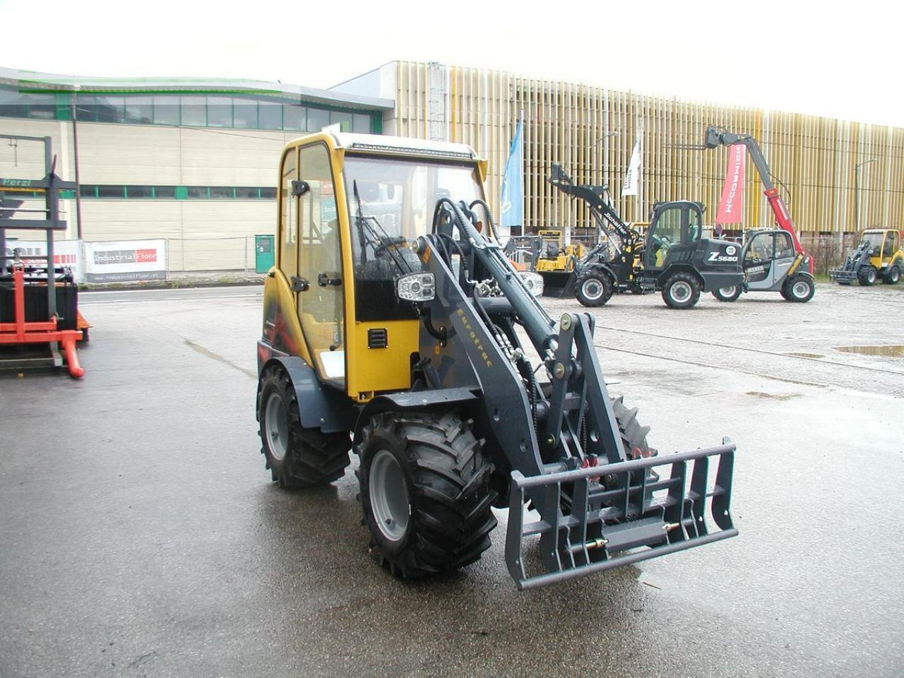 Eurotrac 820 / w12-cs2 - Miniekskavaator: pilt 4 Eurotrac 820 / w12-cs2 - Miniekskavaator: pilt 4