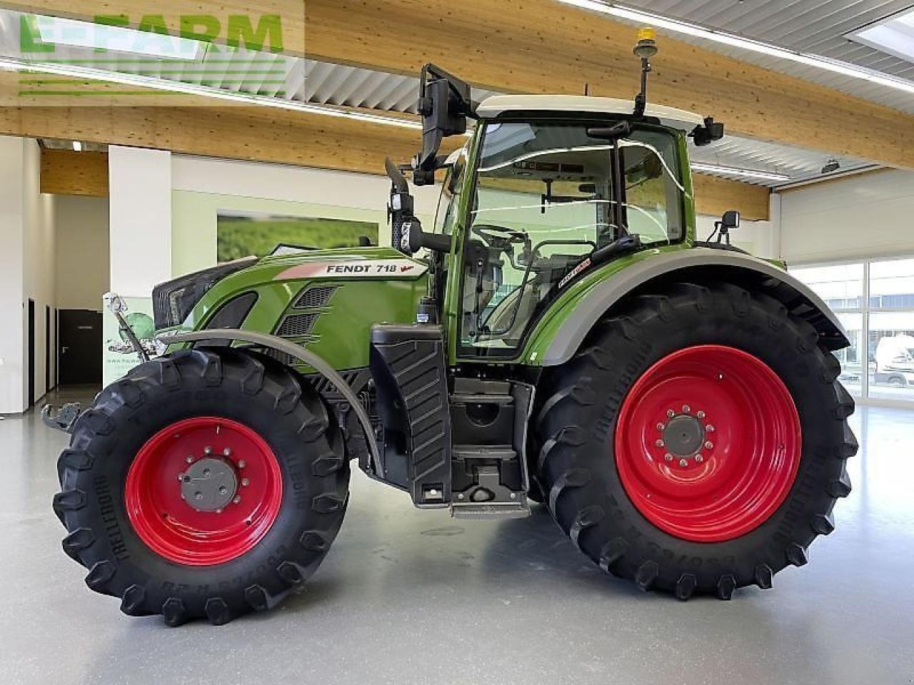 Fendt 718 vario s4 profi plus ProfiPlus - Traktor: pilt 2 Fendt 718 vario s4 profi plus ProfiPlus - Traktor: pilt 2