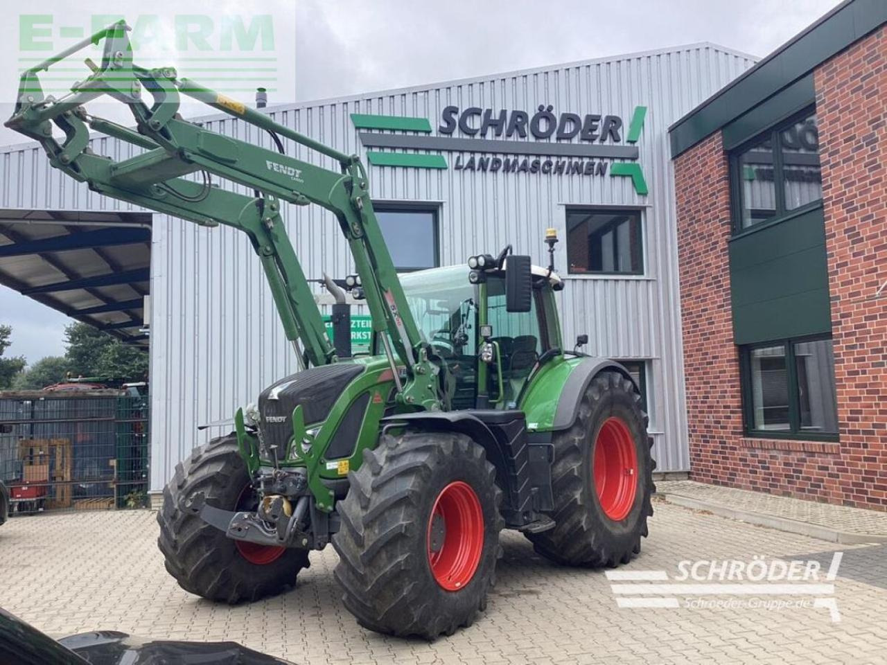 Fendt 724 vario s4 profi plus ProfiPlus - Traktor: pilt 1 Fendt 724 vario s4 profi plus ProfiPlus - Traktor: pilt 1