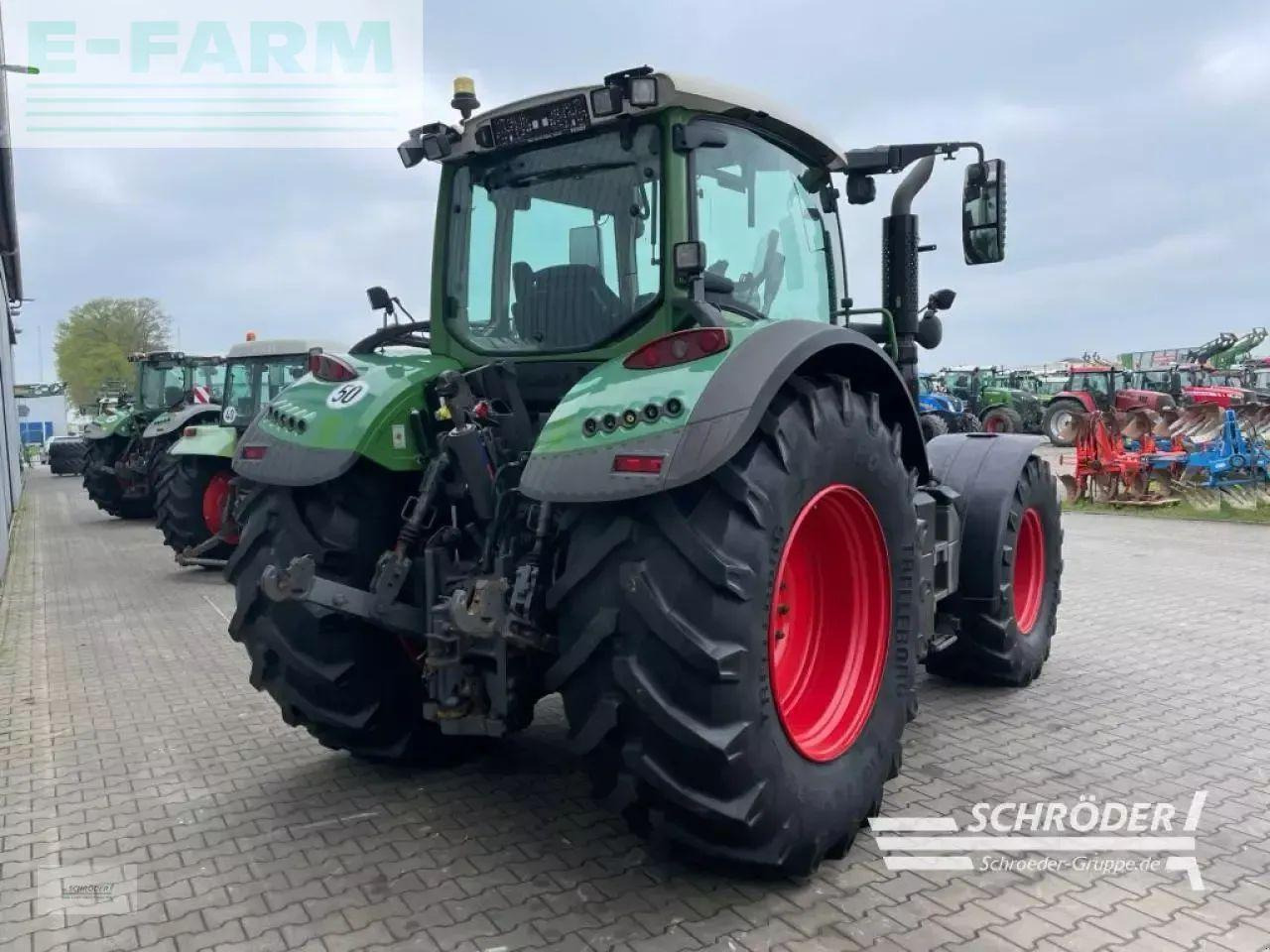 Fendt 724 vario s4 profi plus ProfiPlus - Traktor: pilt 3 Fendt 724 vario s4 profi plus ProfiPlus - Traktor: pilt 3