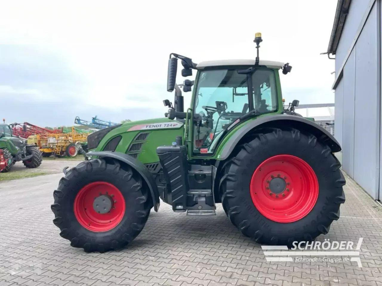 Fendt 724 vario s4 profi plus ProfiPlus - Traktor: pilt 4 Fendt 724 vario s4 profi plus ProfiPlus - Traktor: pilt 4