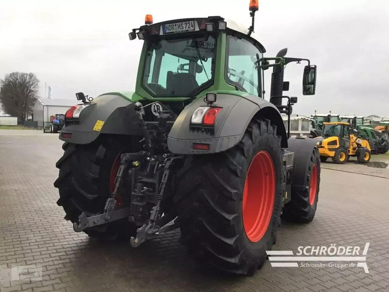Fendt 824 s4 profi plus - Traktor: pilt 3 Fendt 824 s4 profi plus - Traktor: pilt 3