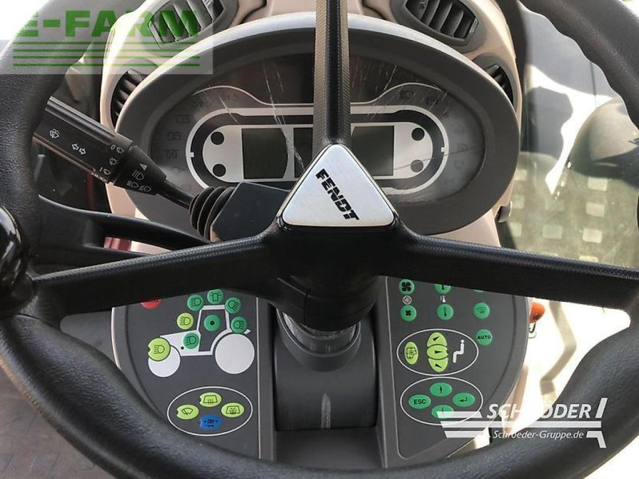 Fendt 828 vario profi plus ProfiPlus - Traktor: pilt 3 Fendt 828 vario profi plus ProfiPlus - Traktor: pilt 3