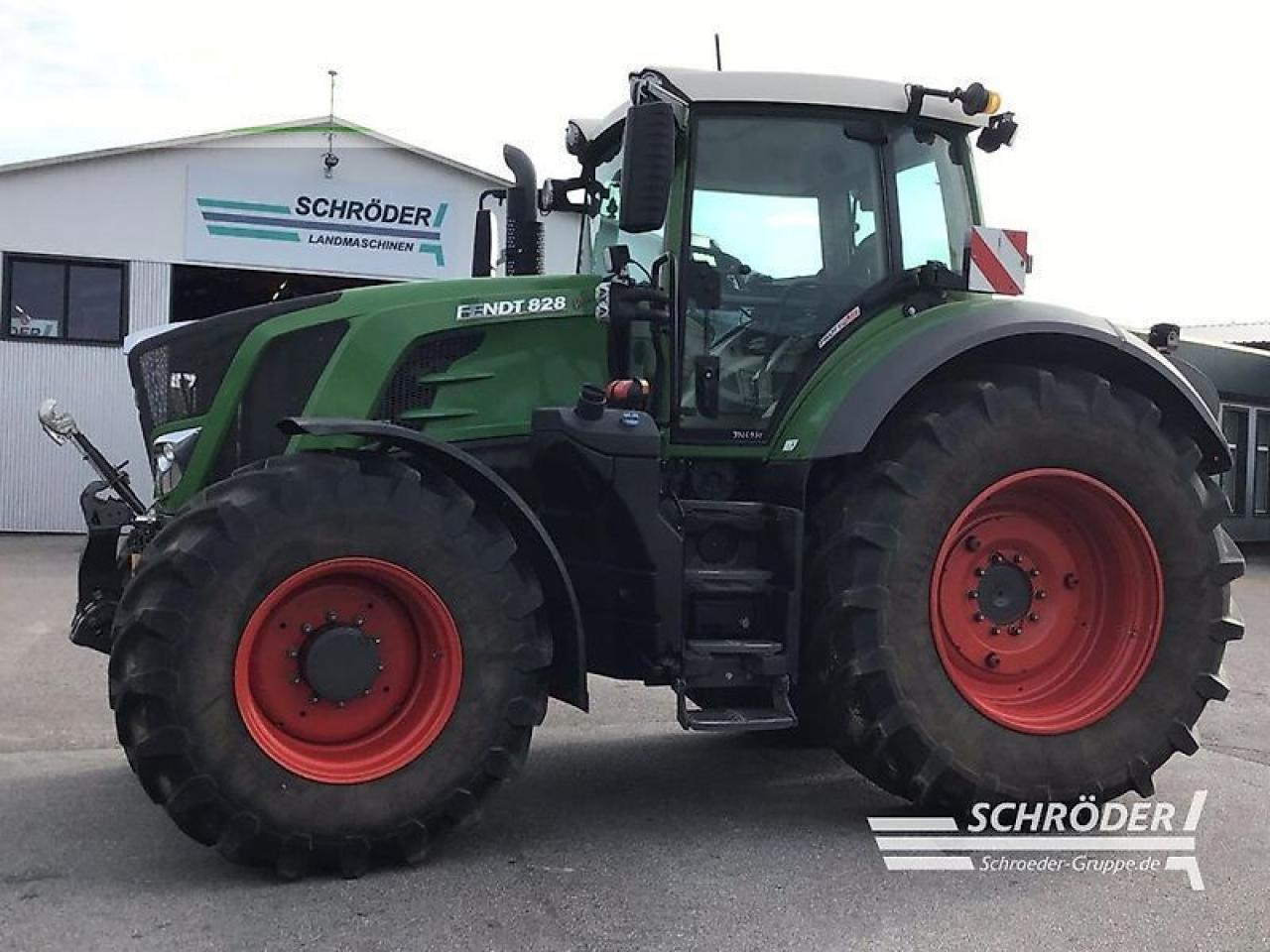 Fendt 828 vario s4 profi plus ProfiPlus - Traktor: pilt 3 Fendt 828 vario s4 profi plus ProfiPlus - Traktor: pilt 3