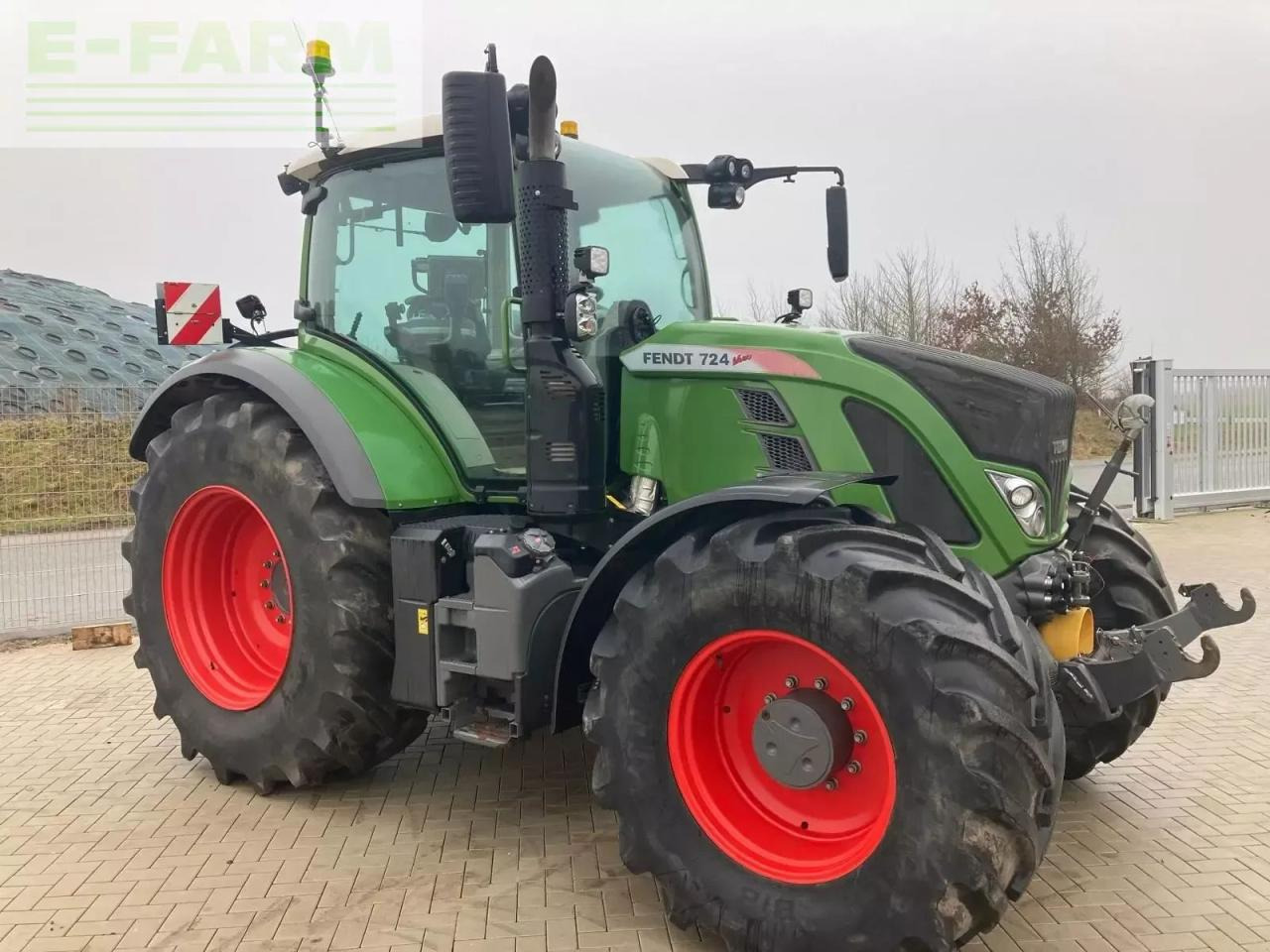 Fendt fendt 724 s4 profi+ - Traktor: pilt 1 Fendt fendt 724 s4 profi+ - Traktor: pilt 1