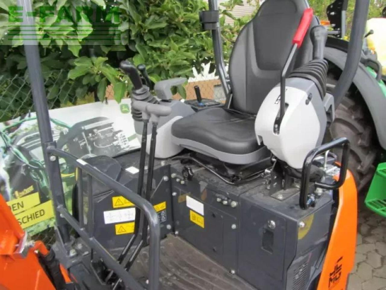 Hitachi zx 17 u-2 - Miniekskavaator: pilt 2 Hitachi zx 17 u-2 - Miniekskavaator: pilt 2