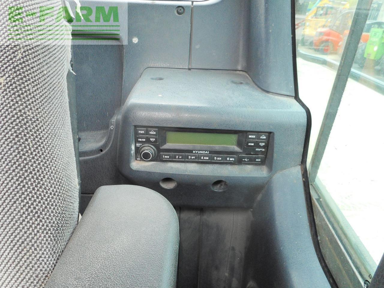 Miniekskavaator Hyundai robex 55 w-9 ( 5.560kg ) powertilt + straßenzula: pilt 8