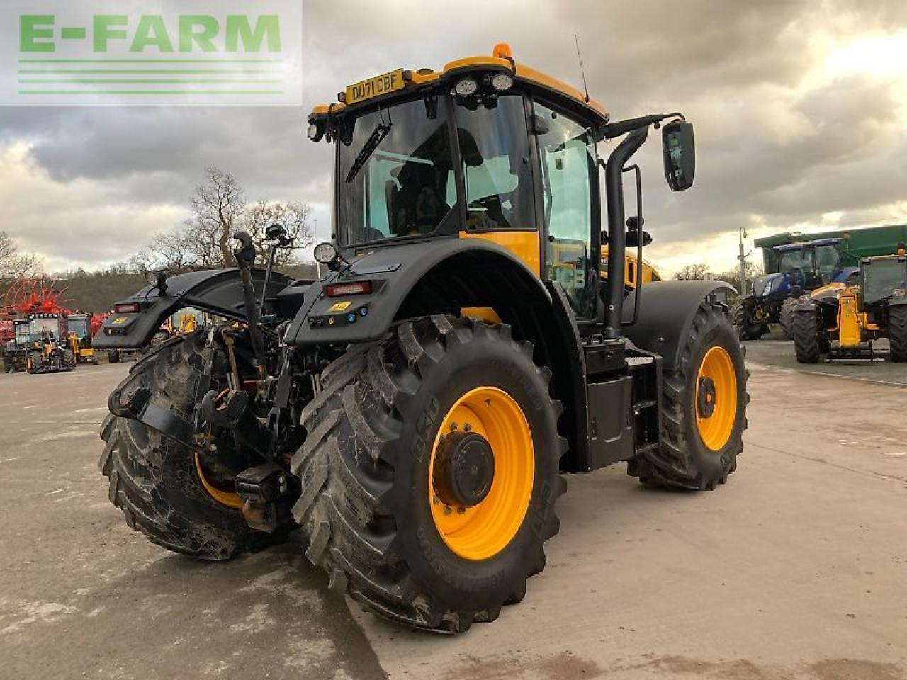 Traktor JCB 4220: pilt 7